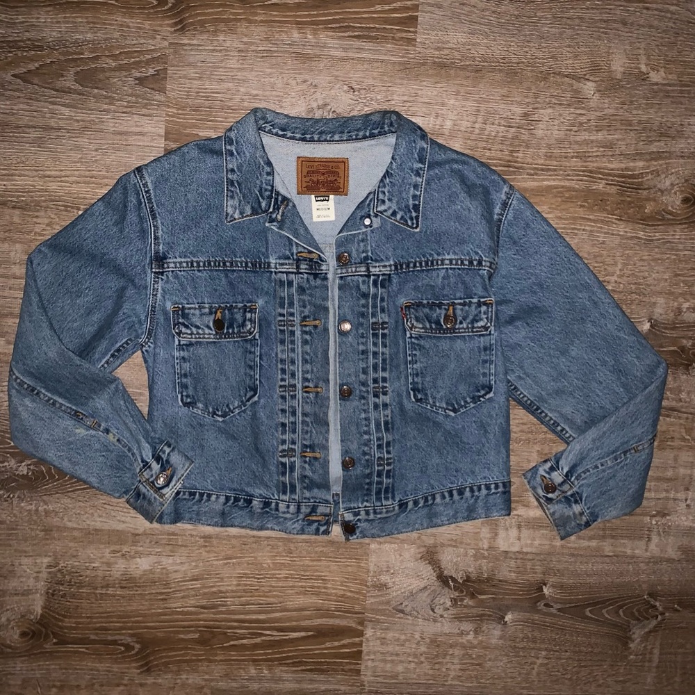Vintage Levi jean jacket new condition no flaws woman medium